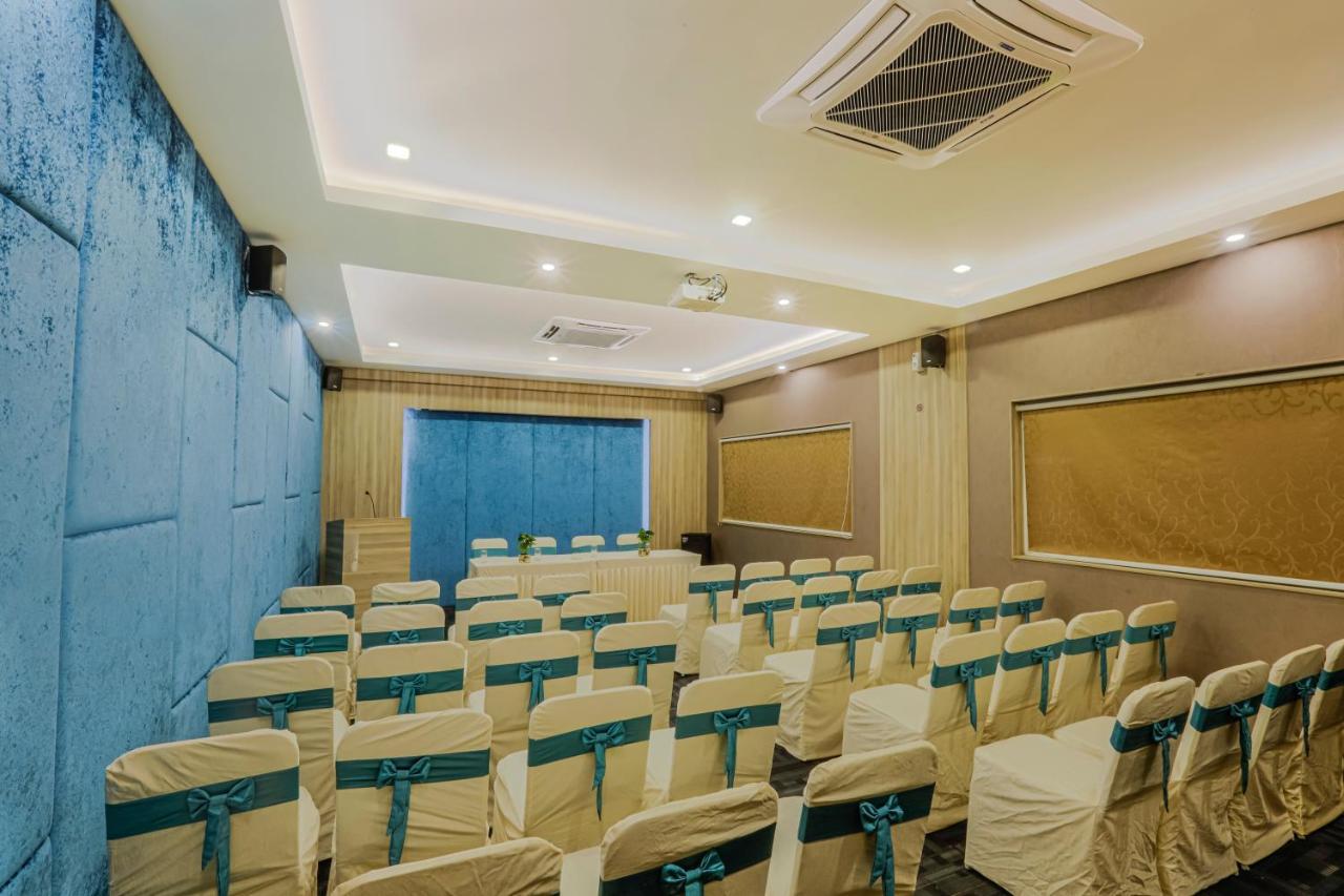 Floressa Randa, Porur Madras Buitenkant foto